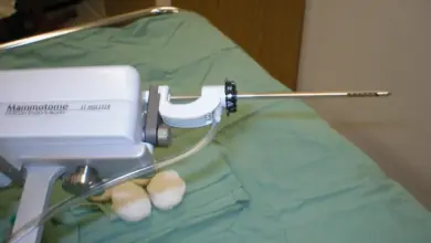 Biopsie pod ultrazvukem pomocí přístroje Mammotome na sterilním plátně